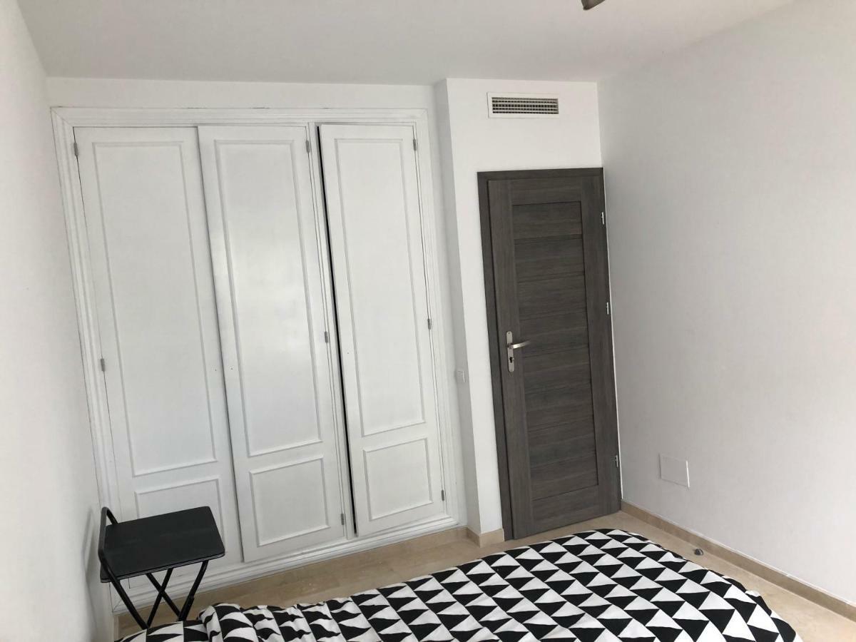 Seashape Apartment In 马尼尔瓦 外观 照片
