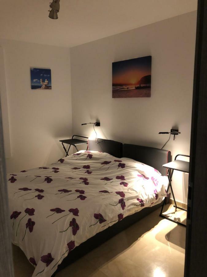 Seashape Apartment In 马尼尔瓦 外观 照片